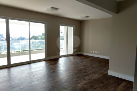 Apartamento à venda com 3 suítes em Vila Anastácio, São Paulo, SP