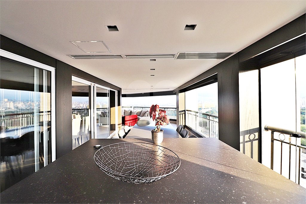 Apartamento à venda com 3 suítes em Santana, São Paulo, SP