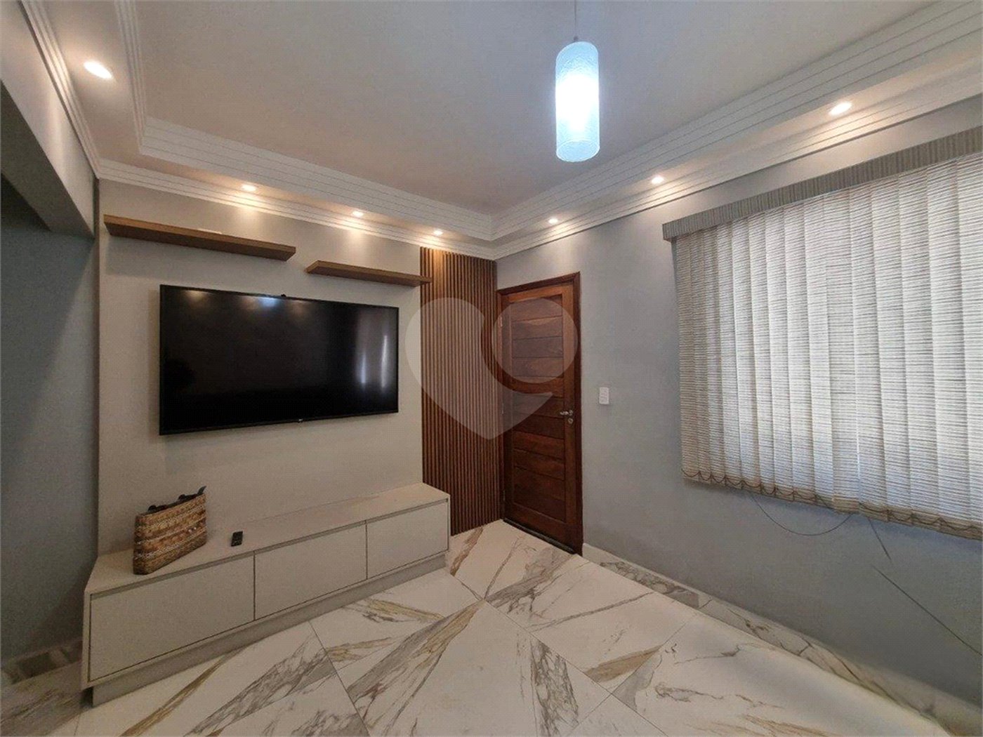 Casa à venda com 2 quartos no condomínio Karolyne, Votorantim - SP