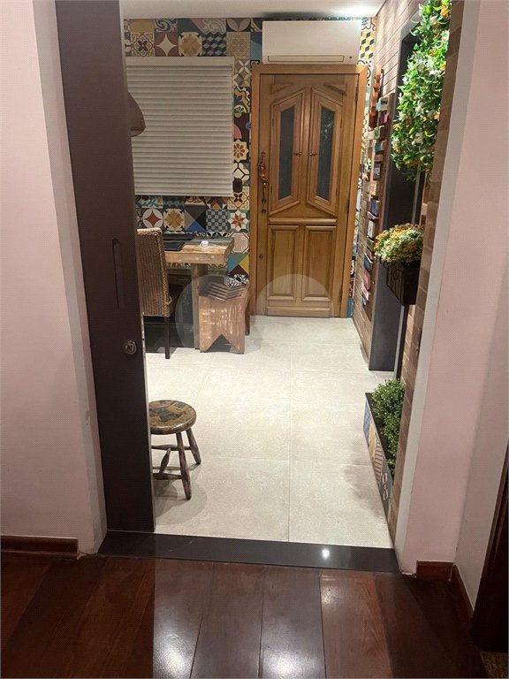 Sobrado à venda com 4 quartos, sendo 1 suíte,  em Jardim Leonor Mendes de Barros, São Paulo, SP