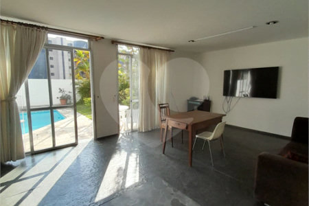 Casa para alugar com 3 quartos, sendo 1 suíte,  em Vila Sônia, São Paulo, SP