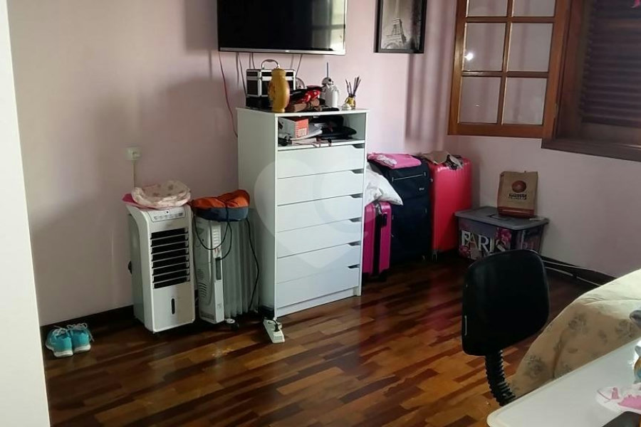 Sobrado à venda com 4 quartos, sendo 2 suítes, em Tremembé, São Paulo, SP
