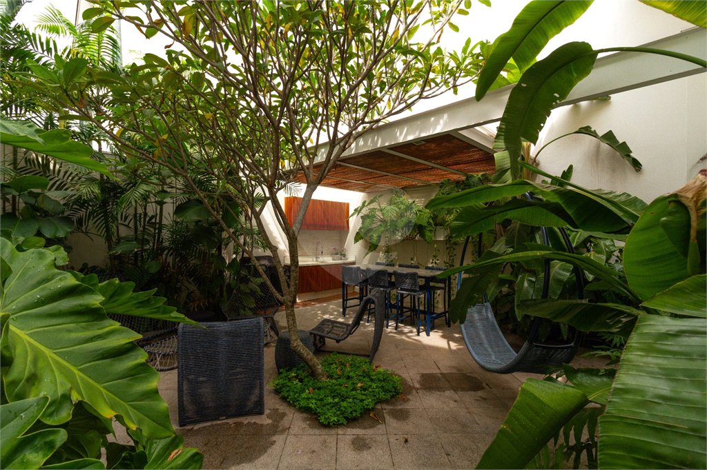 Casa à venda ou para alugar com 4 suítes em Jardim América, São Paulo, SP