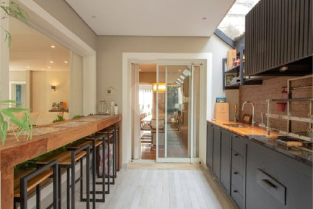 Casa à venda com 4 suítes no condomínio Outeiro, São Paulo - SP