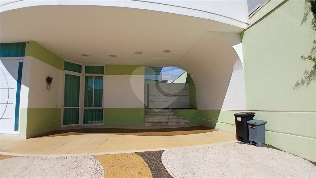 Casa à venda com 3 suítes no condomínio Figueira Garden, Atibaia - SP