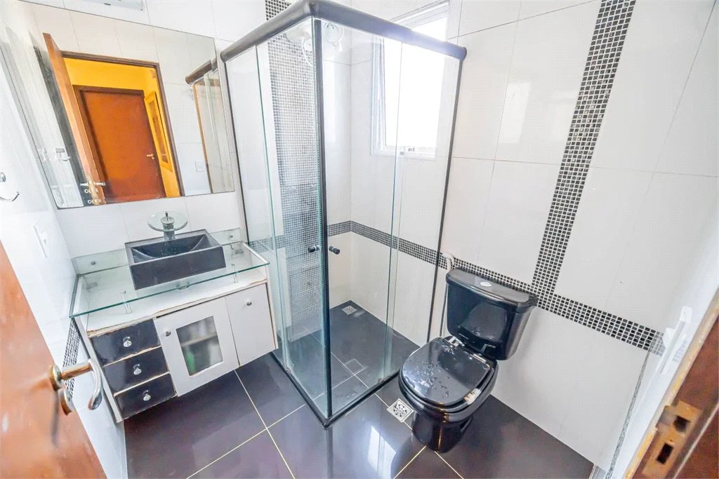 Sobrado à venda com 3 quartos, sendo 1 suíte, em Parque Continental, São Paulo, SP