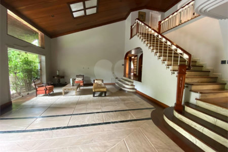 Casa à venda ou para alugar com 5 quartos, sendo 3 suítes,  em Fazenda Morumbi, São Paulo, SP