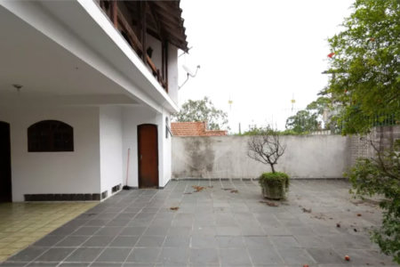 Casa à venda com 4 quartos, sendo 1 suíte, em Vila Tiradentes, São Paulo, SP