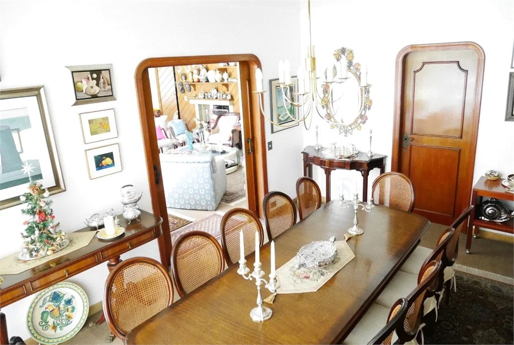 Casa à venda com 4 quartos, sendo 1 suíte, em Jardim Guedala, São Paulo, SP