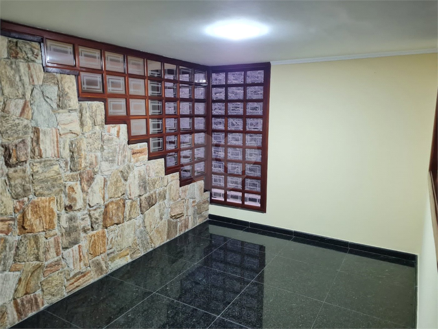 Sobrado à venda com 3 quartos, sendo 1 suíte, em Vila Tibagi, Guarulhos, SP