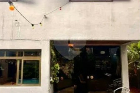Sobrado à venda com 5 suítes em Vila Romana, São Paulo, SP