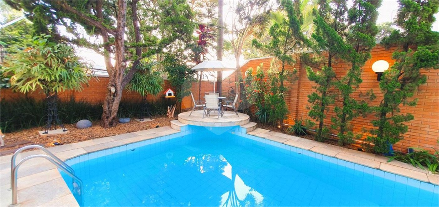 Casa à venda com 5 suítes em Jardim Leonor, São Paulo, SP