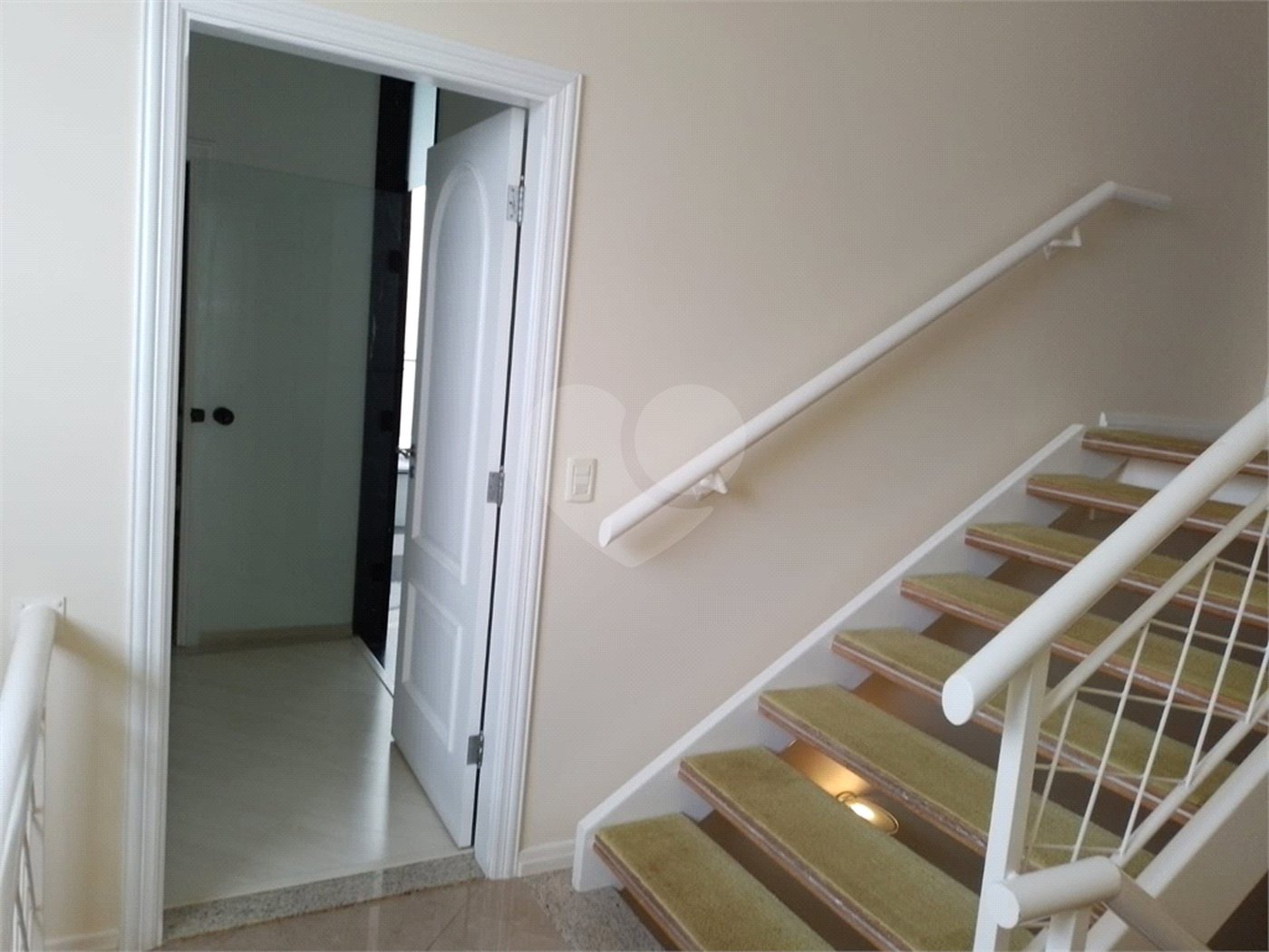 Casa à venda com 4 quartos, sendo 2 suítes,  em Vila Santista, Atibaia, SP