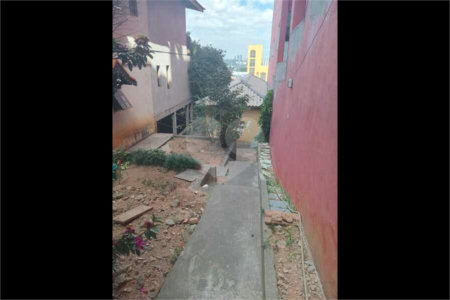 Sobrado à venda com 4 quartos em Vila Santa Edwiges, São Paulo, SP