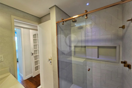 Apartamento à venda com 3 quartos, sendo 1 suíte, em Santo Amaro, São Paulo, SP