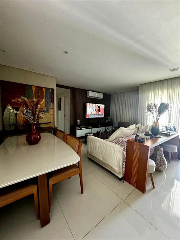 Apartamento à venda com 3 quartos, sendo 1 suíte, em Parque Reboucas, São Paulo, SP