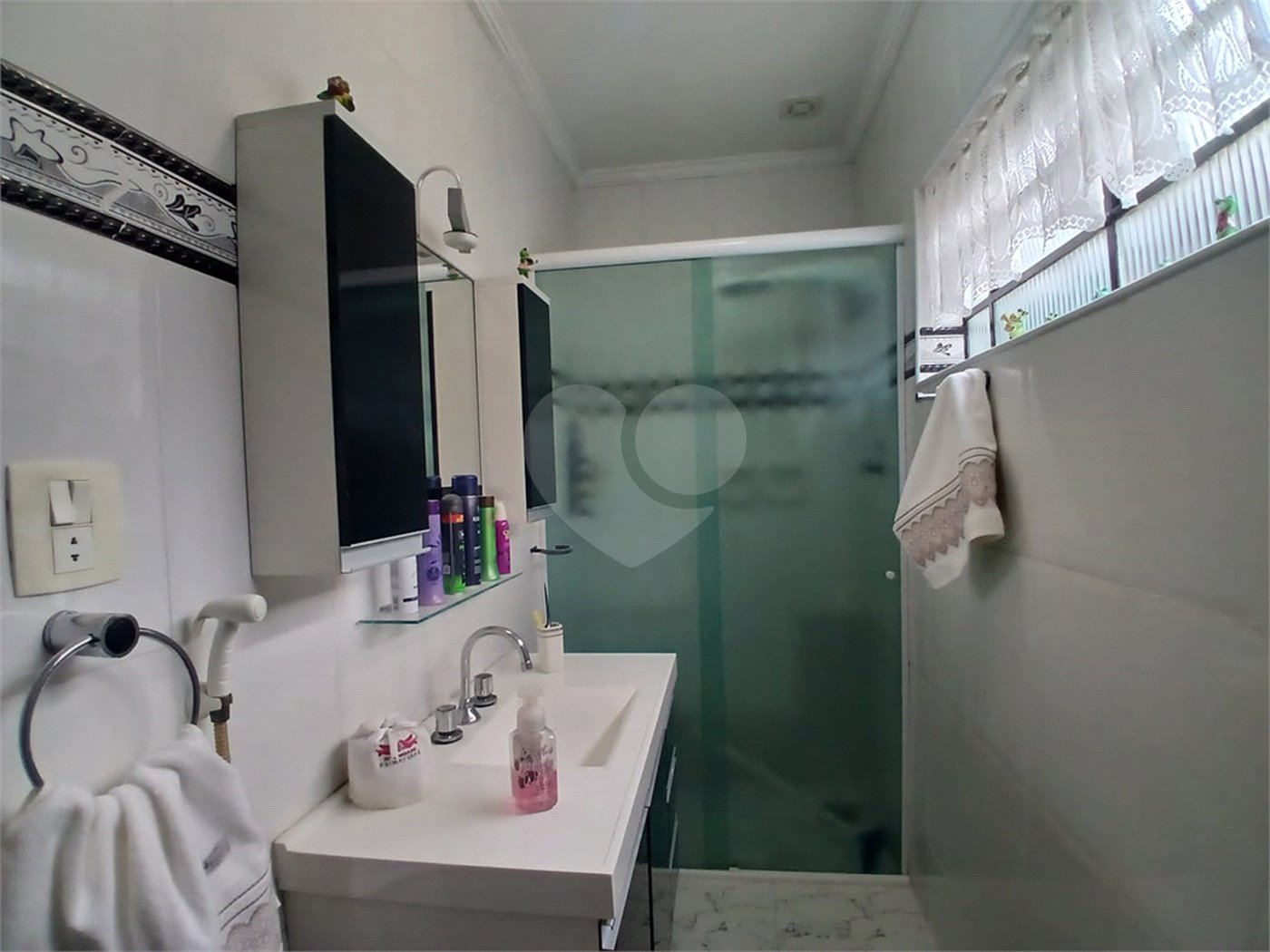 Casa à venda com 3 quartos, sendo 1 suíte,  em Esplanada Mendes Moraes, São Roque, SP