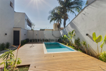 Casa à venda com 4 suítes no condomínio Villa Suiça, São Paulo - SP
