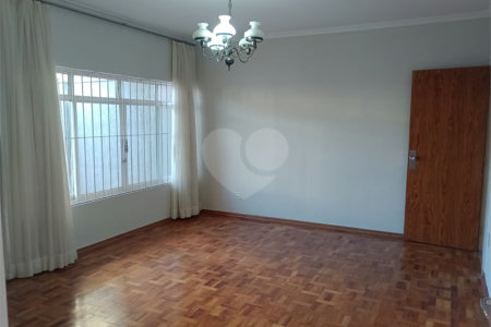 Casa à venda com 4 quartos, sendo 1 suíte, em Vila Rosa, Itapetininga, SP
