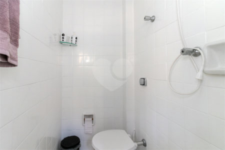 Apartamento à venda com 2 quartos em Moema, São Paulo, SP