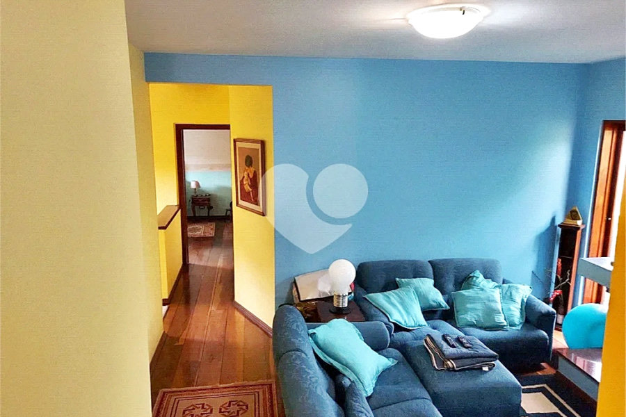 Casa à venda com 4 quartos, sendo 2 suítes, no condomínio Parque Imperial da Cantareira, Mairiporã - SP