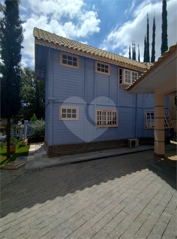 Casa à venda com 3 quartos, sendo 1 suíte, no condomínio Bosque de Greviléa, Vinhedo - SP