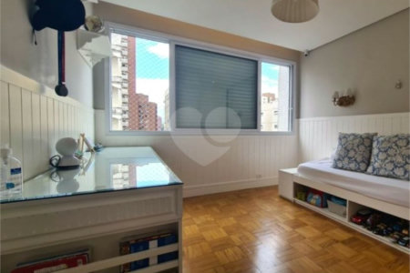 Apartamento à venda com 3 quartos, sendo 1 suíte, em Vila Uberabinha, São Paulo, SP