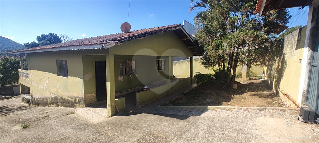 Chácara à venda com 3 quartos, sendo 1 suíte, no Centro, Nazaré Paulista, SP