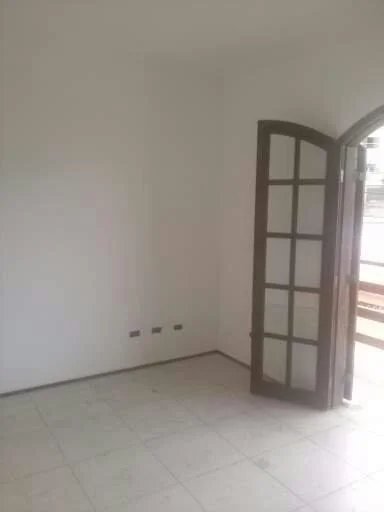Sobrado à venda com 3 quartos, sendo 2 suítes,  em Jardim Monte Kemel, São Paulo, SP