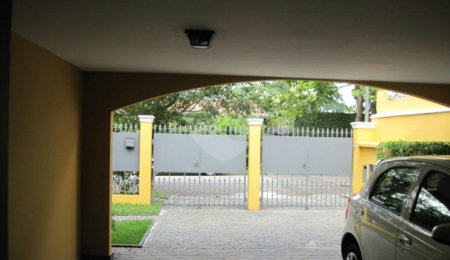 Casa à venda com 4 quartos, sendo 2 suítes,  em Jardim Leonor, São Paulo, SP
