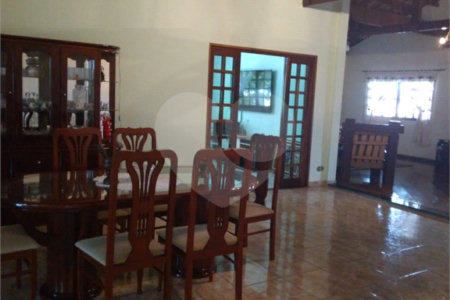 Casa à venda com 4 quartos, sendo 3 suítes,  em Vila Áurea, Poá, SP