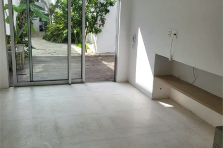Sobrado à venda ou para alugar com 3 quartos, sendo 1 suíte, em Água Branca, São Paulo, SP