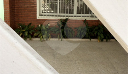 Sobrado à venda com 2 suítes em Vila Marari, São Paulo, SP