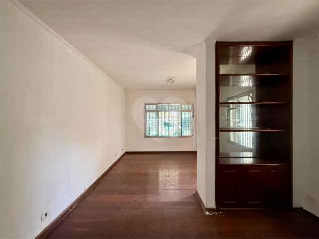 Sobrado à venda com 3 quartos, sendo 1 suíte,  em Campo Belo, São Paulo, SP