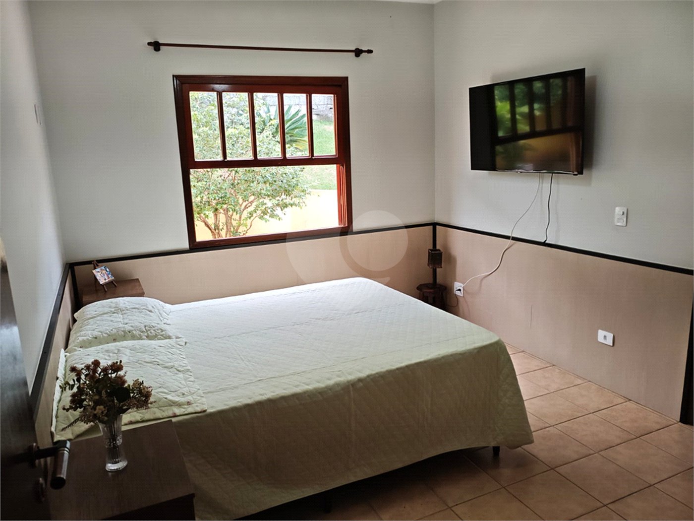 Casa à venda com 4 quartos, sendo 2 suítes,  em Country Residencial Felix, Bom Jesus dos Perdões, SP