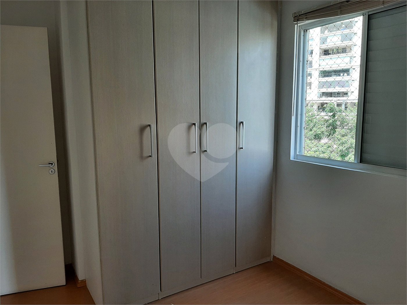 Apartamento à venda ou para alugar com 3 quartos, sendo 1 suíte,  em Vila Suzana, São Paulo, SP