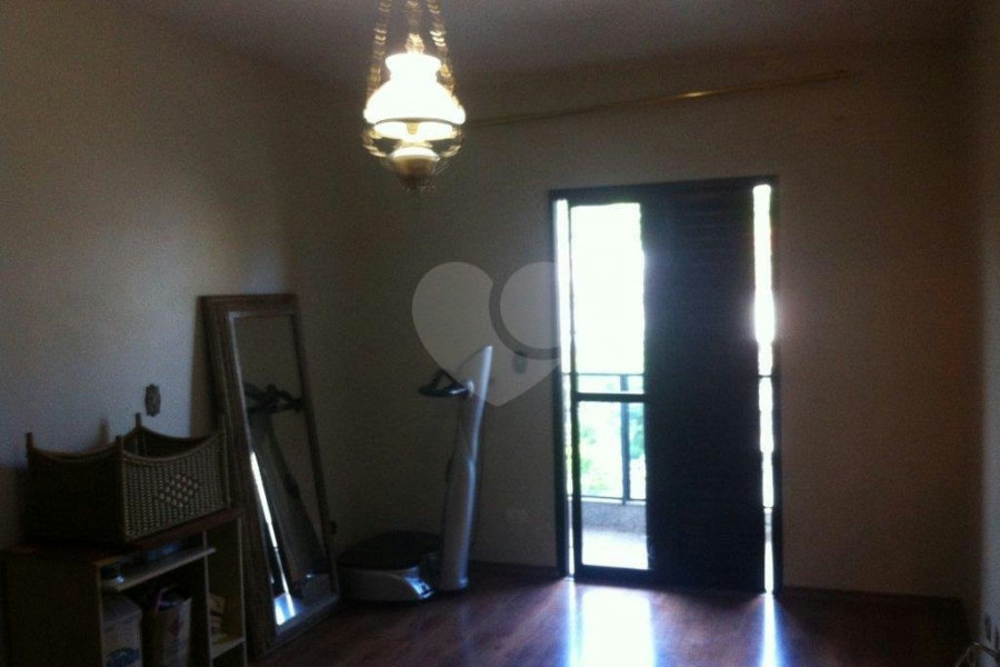 Sobrado à venda com 3 quartos, sendo 1 suíte,  em Vila Paulicéia, São Paulo, SP