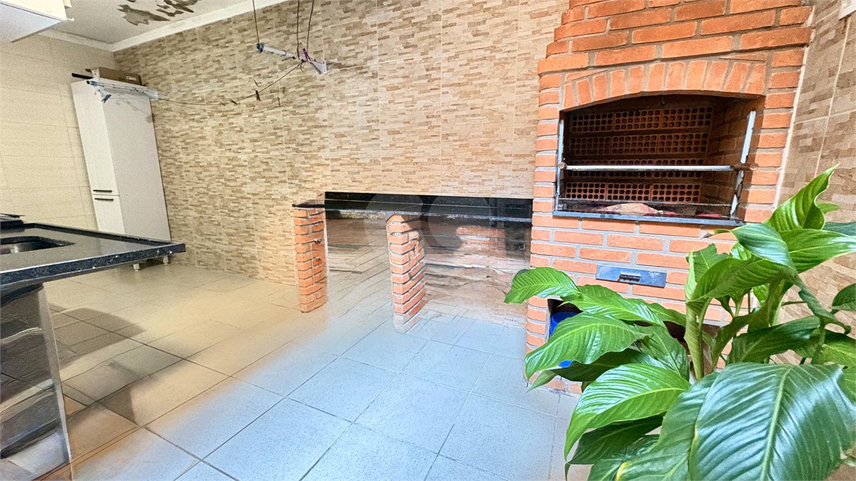 Sobrado à venda com 3 quartos, sendo 1 suíte, em Jardim São Guilherme, Sorocaba, SP