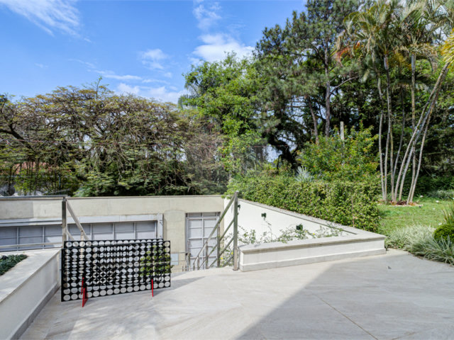Casa à venda com 5 suítes em Jardim Cordeiro, São Paulo, SP