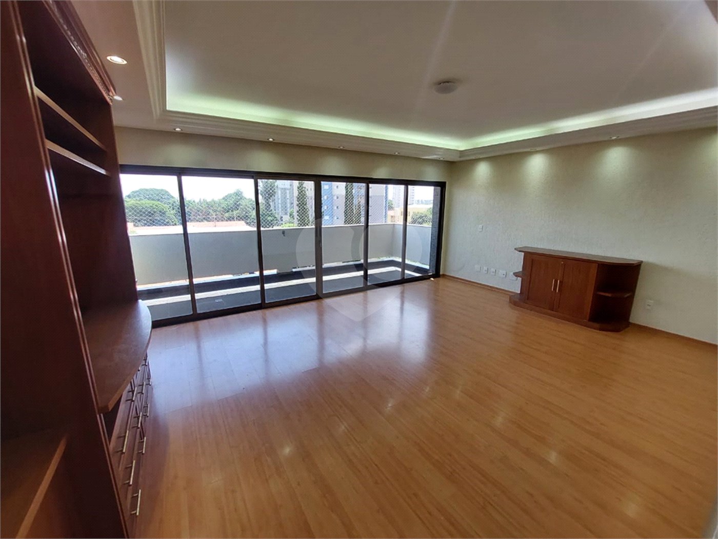 Apartamento para alugar com 3 quartos, sendo 1 suíte,  no Centro, Indaiatuba, SP