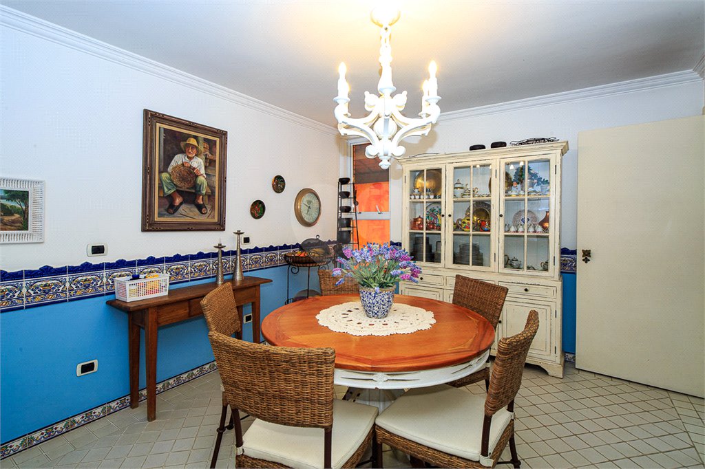 Casa Térrea à venda com 4 quartos, sendo 2 suítes, em Jardim Petrópolis, São Paulo, SP