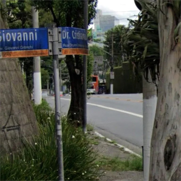 Terreno à venda no condomínio Jd Leonor, São Paulo - SP