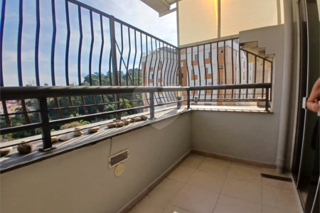 Cobertura à venda com 4 quartos, sendo 3 suítes,  em Cidade São Francisco, São Paulo, SP