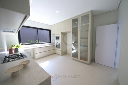 Casa à venda com 4 suítes no condomínio Villa dos Pinheiros, Indaiatuba - SP