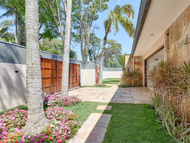Casa Térrea à venda com 4 quartos, sendo 3 suítes,  em Jardim Prudência, São Paulo, SP