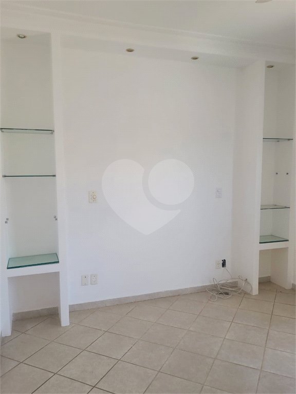 Sobrado à venda com 3 suítes em Jardim Regente, Indaiatuba, SP