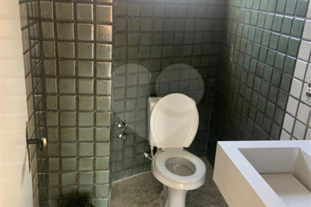 Casa à venda ou para alugar com 7 quartos, sendo 5 suítes,  no condomínio Shambala 3, Atibaia - SP