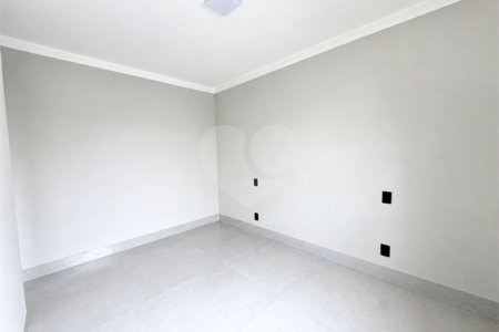 Casa à venda com 2 quartos, sendo 1 suíte, no condomínio Tivolli, Itapetininga - SP