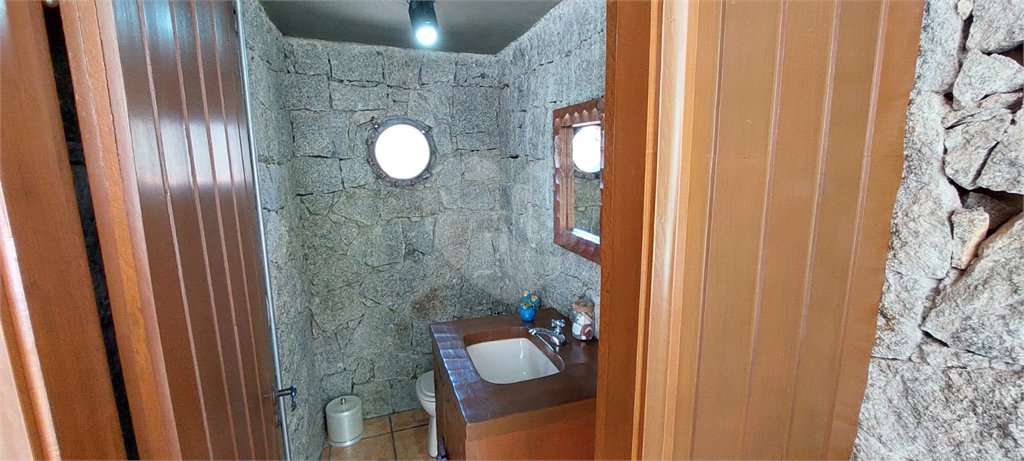 Casa à venda com 3 quartos, sendo 2 suítes, no condomínio Alpes de Caieiras, Caieiras - SP