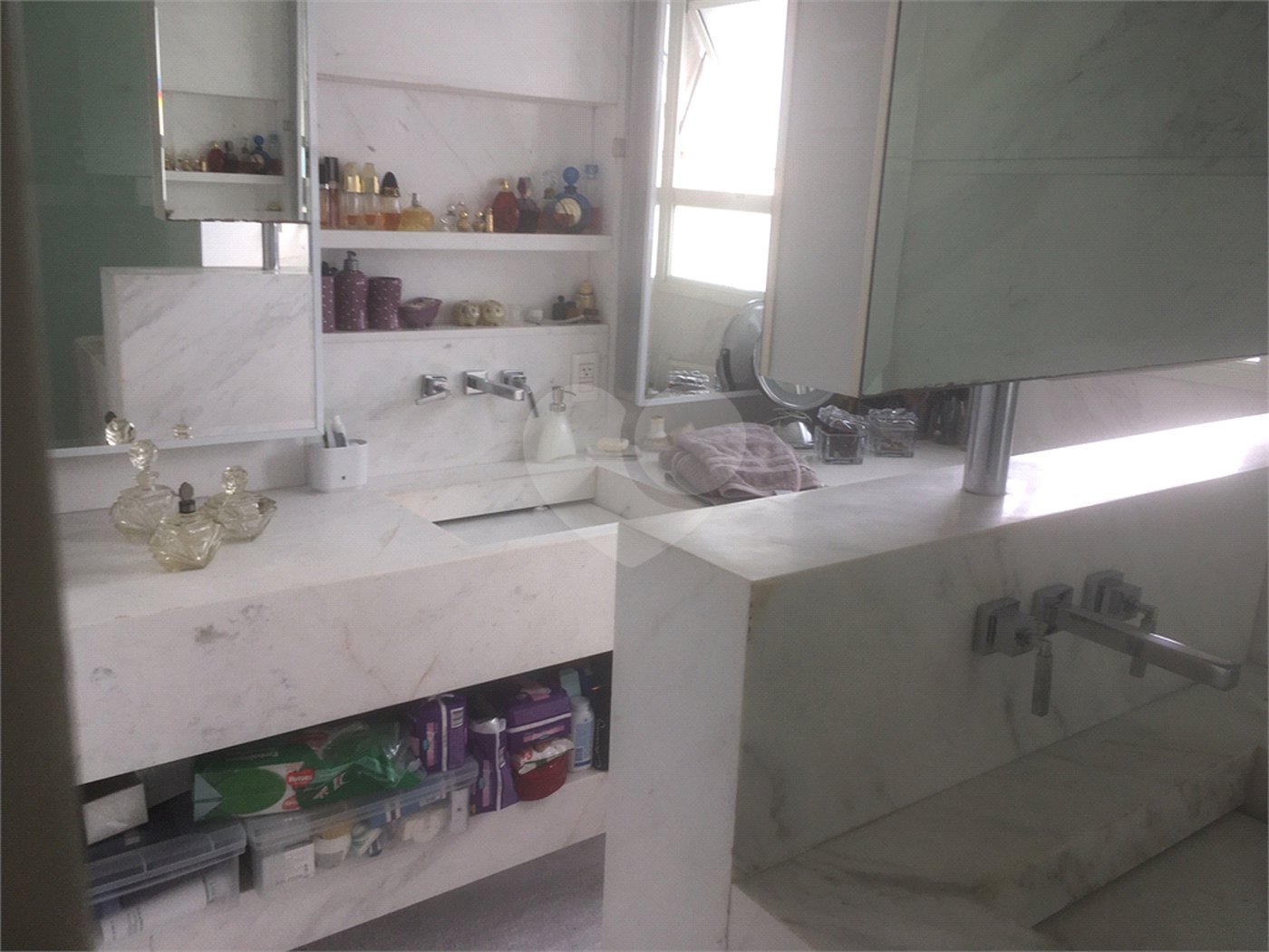 Apartamento à venda com 4 quartos, sendo 3 suítes, em Moema, São Paulo, SP